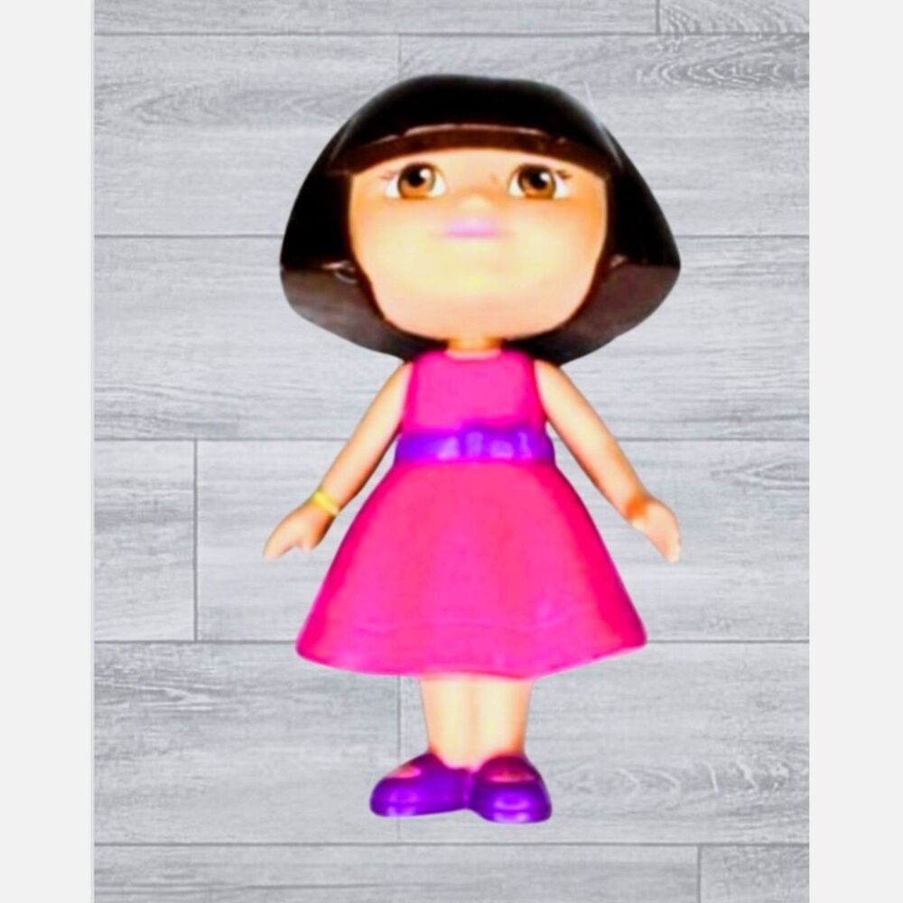 Dora the Explorer 5" Figure Holiday Fiesta